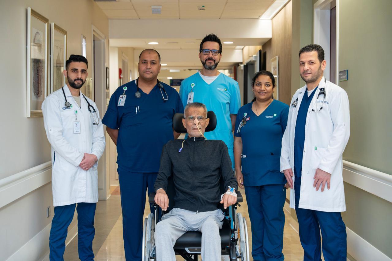 迪拜美国医院的重症监护室治愈了一名患有罕见流感并发症的76岁病人